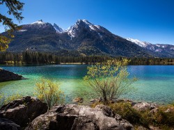 Hintersee im Frhling -  Hotel Wrndlhof Ramsau-Hintersee